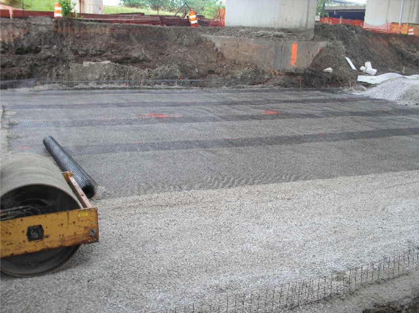 Geosynthetic placement for CSE. (Courtesy of Jim Collin).