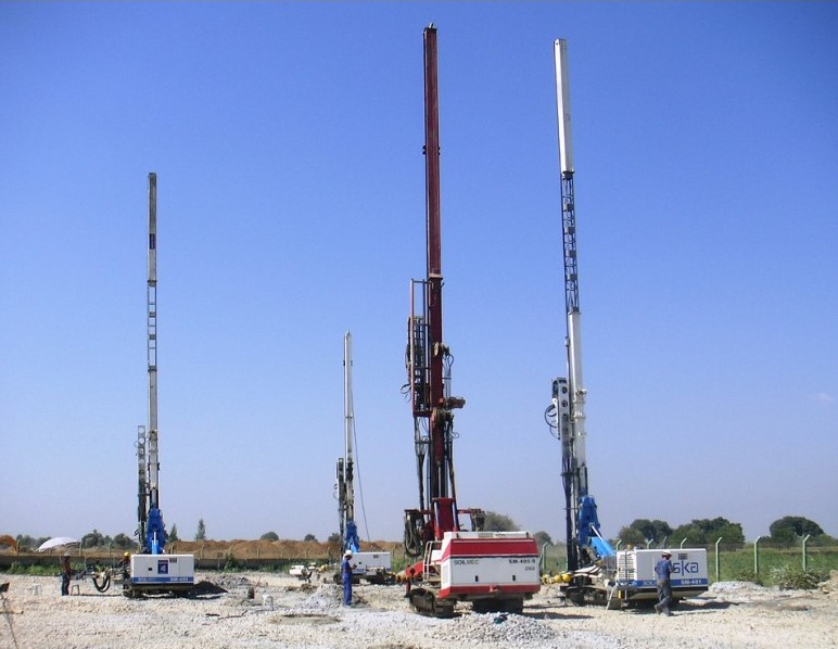 Multiple jet grouting rigs. Courtesy of Soilmec S.p.A. Multiple jet grouting rigs. Courtesy of Soilmec S.p.A.